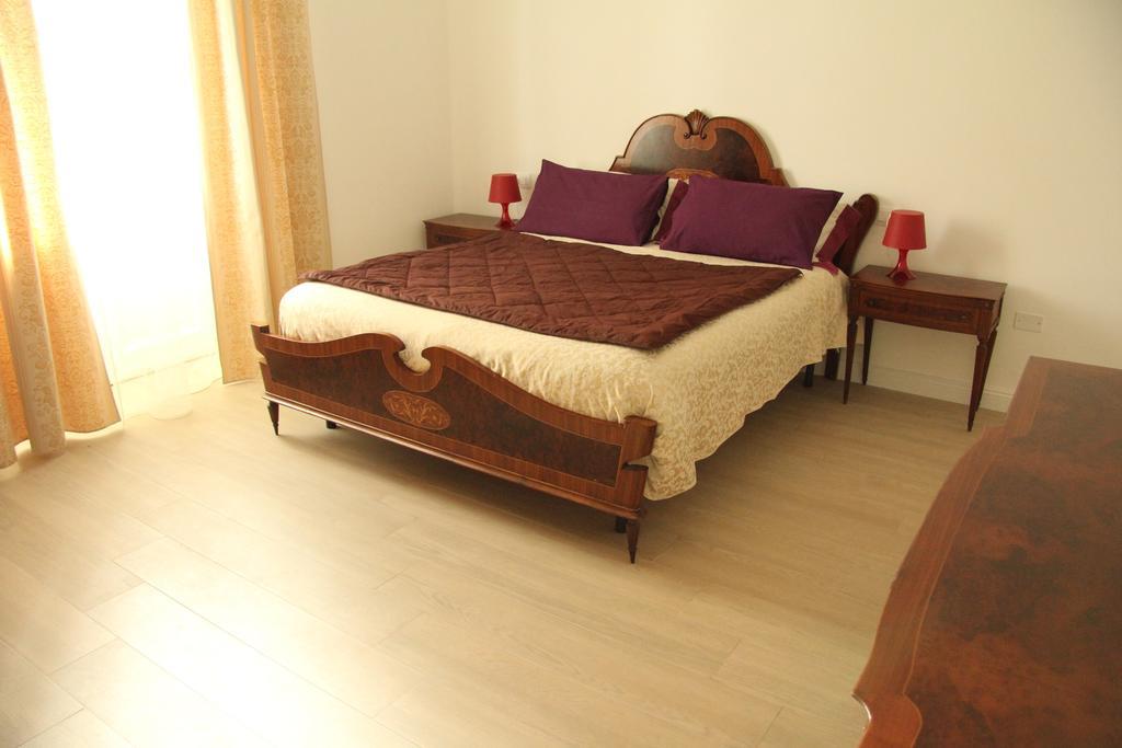 B&B Majestade Кальярі Номер фото